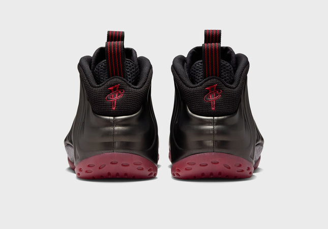Nike Air Foamposite One - Black / Varsity Red
