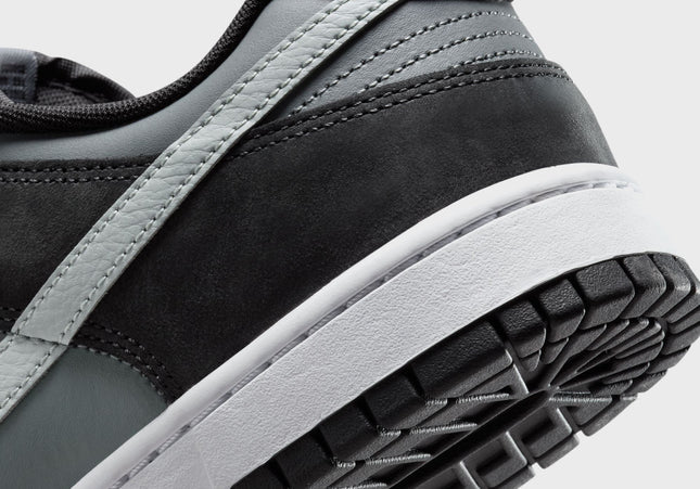 Nike Dunk Low  - Black / Light Smoke Grey / Smoke Grey / White