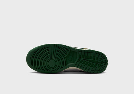 Nike WMNS Dunk Low - Summit White / Gorge Green / Sail