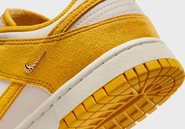 Nike WMNS Dunk Low - Pale Ivory / Dark Sulfur / Sail