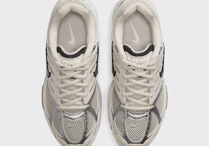 Nike WMNS Air Pegasus 2005 - Light Orewood Brown / Chrome / Summit White / Black