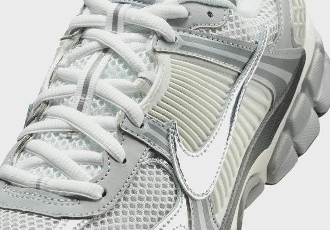Nike Zoom Vomero 5 - Summit White / Metallic Silver