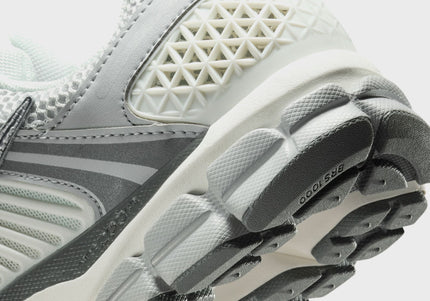 Nike Zoom Vomero 5 - Summit White / Metallic Silver