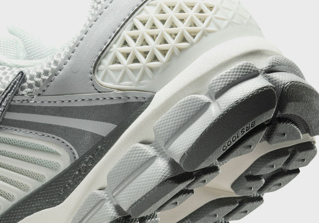 Nike Zoom Vomero 5 - Summit White / Metallic Silver
