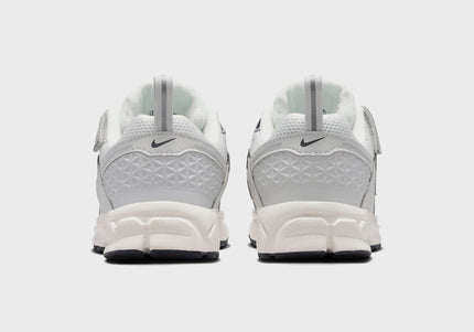 Nike PS Vomero 5 - Photon Dust / Chrome / Gridiron / Sail