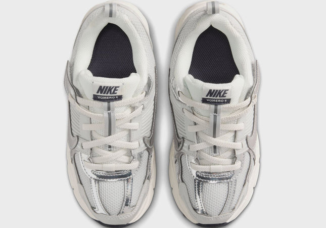 Nike PS Vomero 5 - Photon Dust / Chrome / Gridiron / Sail