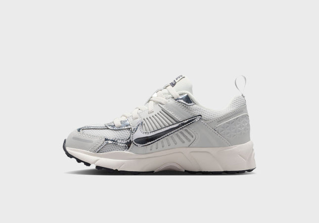 Nike PS Vomero 5 - Photon Dust / Chrome / Gridiron / Sail