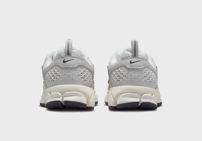 Nike GS Vomero 5 - Photon Dust / Chrome / Gridiron / Sail