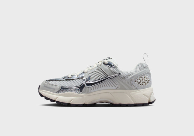Nike GS Vomero 5 - Photon Dust / Chrome / Gridiron / Sail