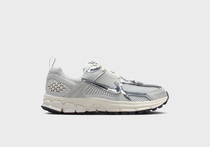 Nike GS Vomero 5 - Photon Dust / Chrome / Gridiron / Sail