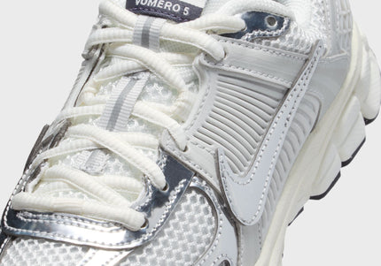 Nike GS Vomero 5 - Photon Dust / Chrome / Gridiron / Sail