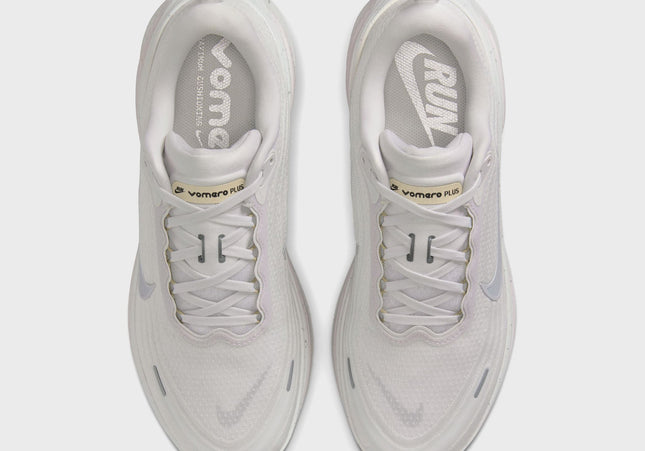 Nike Vomero Plus - Vast Grey / Wolf Grey / Off White