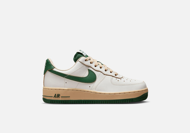 Nike WMNS Air Force 1 `07 LV8 - Sail / Gorge Green / Sesame / Pearl White