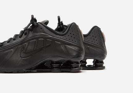 Nike WMNS Shox R4 - Black / Black / Max Orange