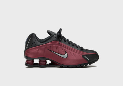 Nike WMNS Shox R4 - Black / Metallic Silver / Team Red