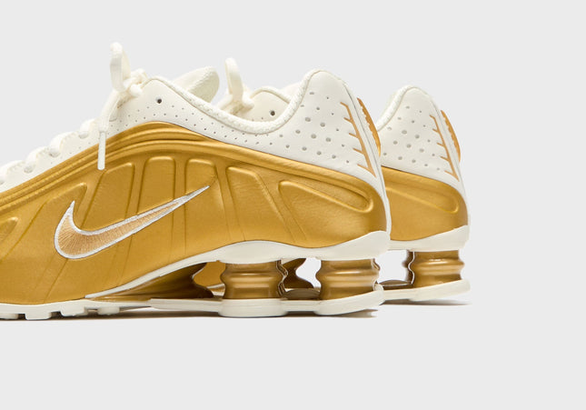 Nike Shox R4 - Soft Pearl / Metallic Gold