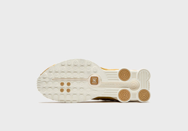 Nike Shox R4 - Soft Pearl / Metallic Gold