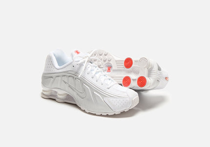 Nike WMNS Shox R4 - White / Metallic Silver / Max Orange / White