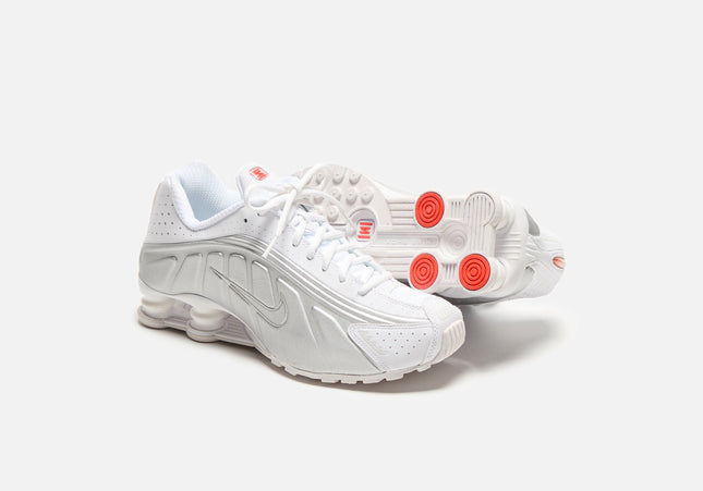 Nike WMNS Shox R4 - White / Metallic Silver / Max Orange / White
