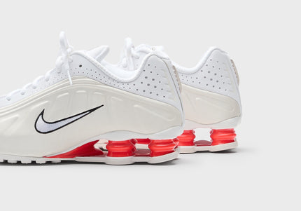 Nike WMNS Shox R4 - White / Phantom / Picante Red