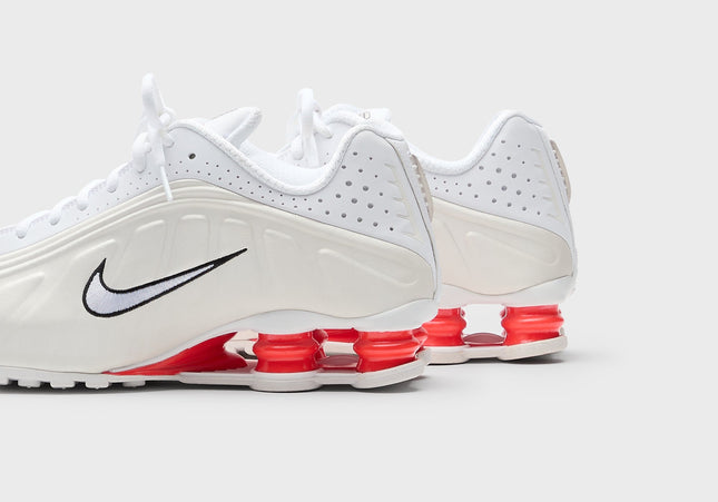 Nike WMNS Shox R4 - White / Phantom / Picante Red
