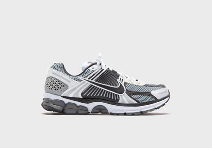 Nike Zoom Vomero 5 SE SP - Dark Grey / White / Sail / Black