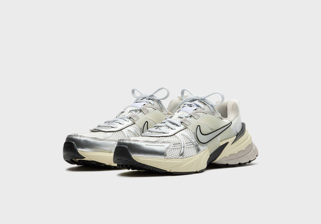 Nike WMNS V2K Runtekk - Summit White / Metallic Silver