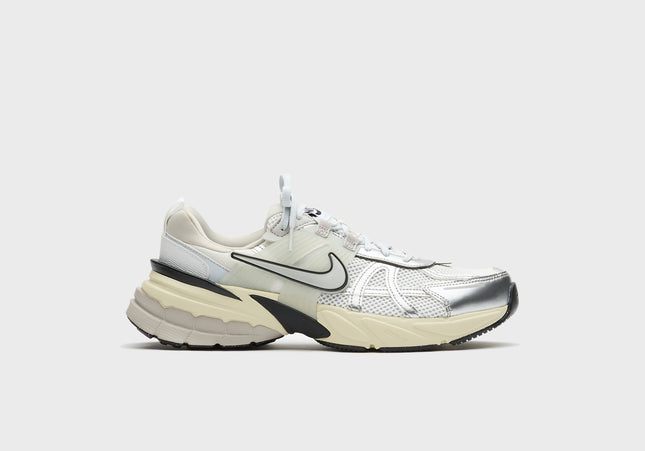 Nike WMNS V2K Runtekk - Summit White / Metallic Silver