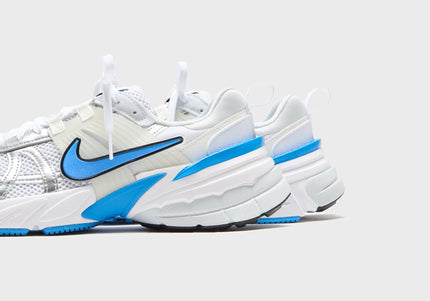 Nike WMNS V2K Run - White / Pure Platinum / Summit White / Light Photo Blue