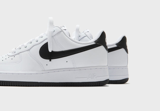 Nike Air Force 1 '07 - White / Black