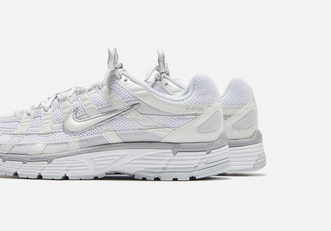 Nike WMNS P-6000 - Metallic Summit White / White / Pure Platin