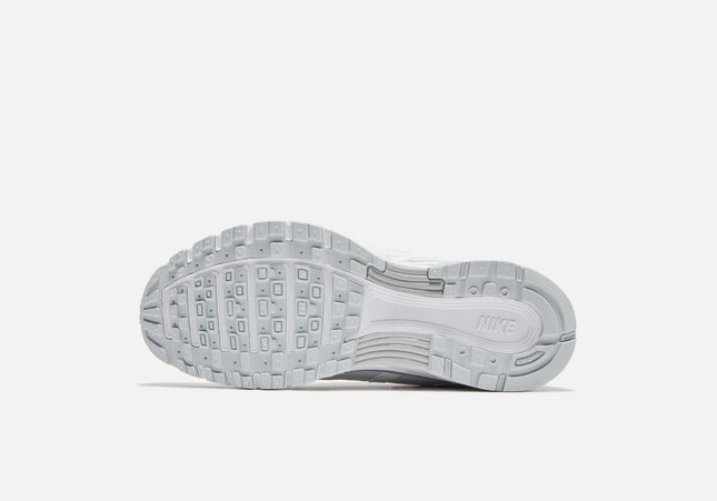 Nike WMNS P-6000 - Metallic Summit White / White / Pure Platin