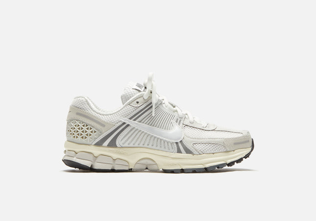 Nike Zoom Vomero 5 - Platinum Tint / Photon Dust