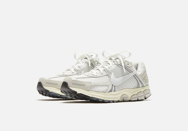 Nike Zoom Vomero 5 - Platinum Tint / Photon Dust