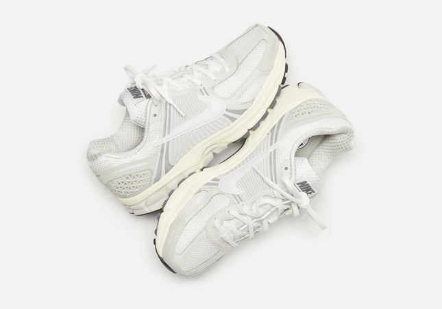 Nike Zoom Vomero 5 - Platinum Tint / Photon Dust