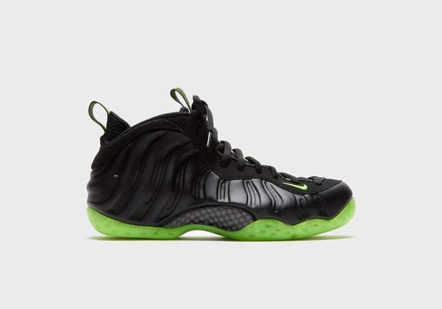 Nike Air Foamposite One - Black / Volt