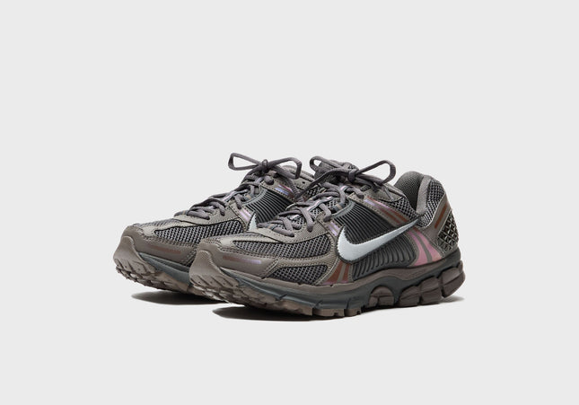 Nike Zoom Vomero 5 - Cave Stone / Metallic Silver