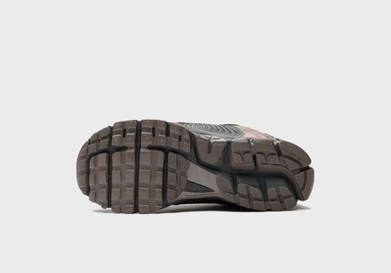 Nike Zoom Vomero 5 - Cave Stone / Metallic Silver