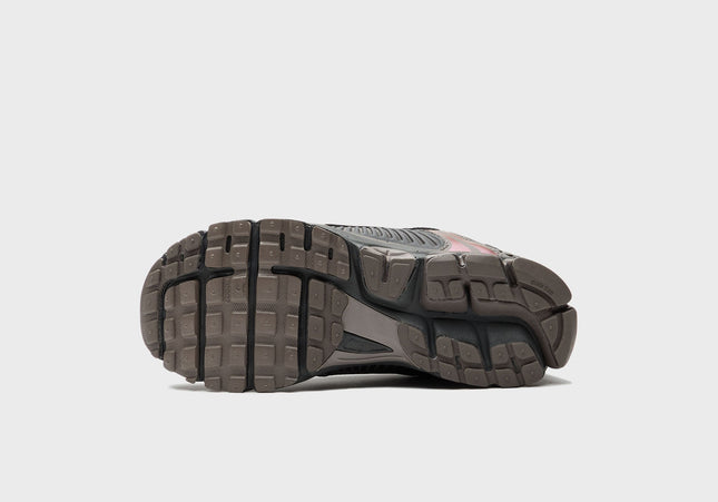 Nike Zoom Vomero 5 - Cave Stone / Metallic Silver