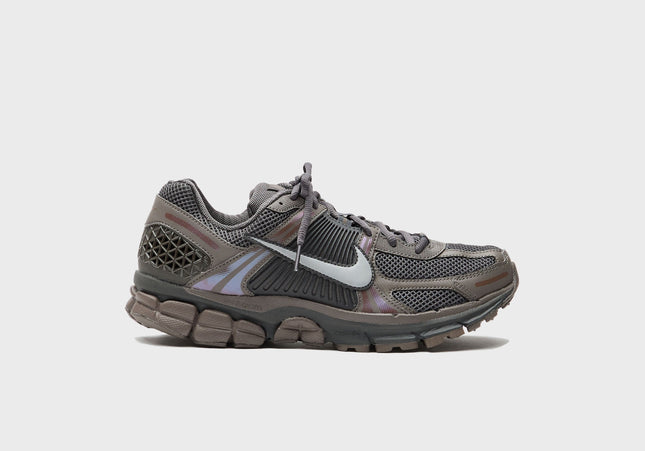 Nike Zoom Vomero 5 - Cave Stone / Metallic Silver