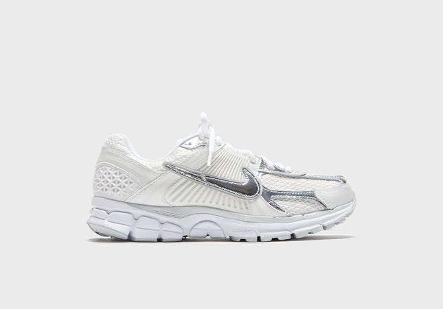 Nike WMNS Zoom Vomero 5 - Metallic White / Metallic Silver / Summit White