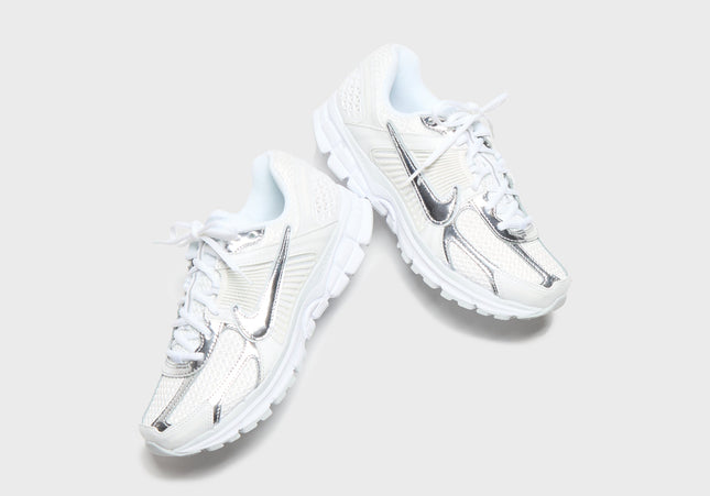 Nike WMNS Zoom Vomero 5 - Metallic White / Metallic Silver / Summit White