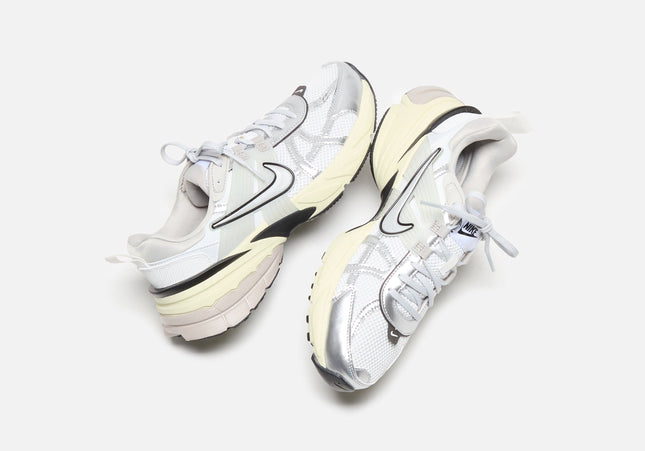 Nike V2K Run - Summit White / Metallic Silver