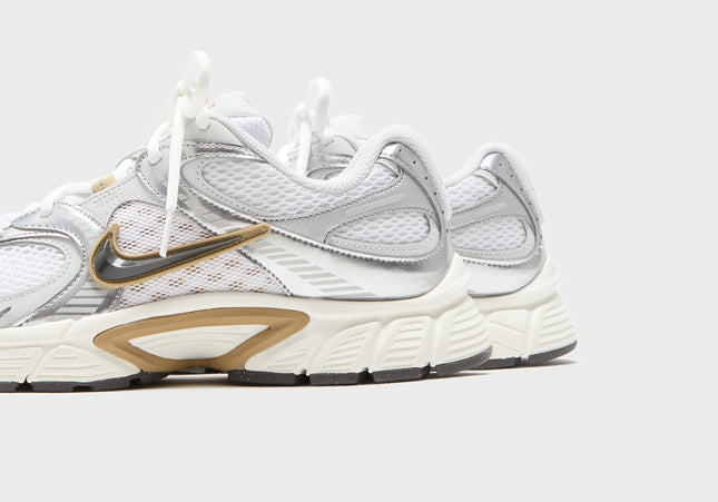 Nike V5 Rnr - White / Medium Ash / Parachute Beige / Metallic Pewter / Photon Dust / Sail