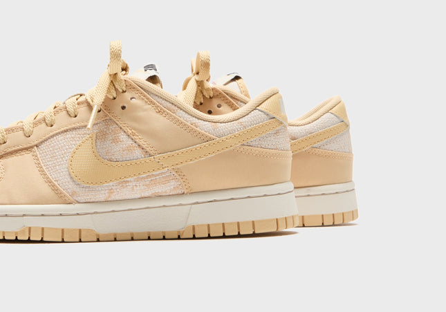 Nike WMNS Dunk Low - Light Orewood Brown / University Red / Black / Sesame