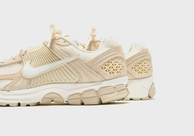 Nike WMNS Zoom Vomero 5 - Beach / Sail / Light Khaki