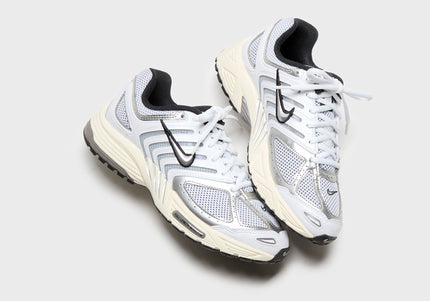 Nike WMNS Air Pegasus 2005 - White / Coconut Milk / Black / Metallic Silver