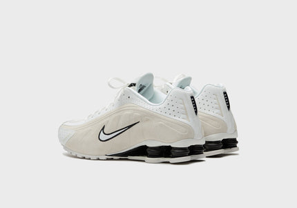 Nike WMNS Shox R4 - Summit White / Black / Light Orewood Brown