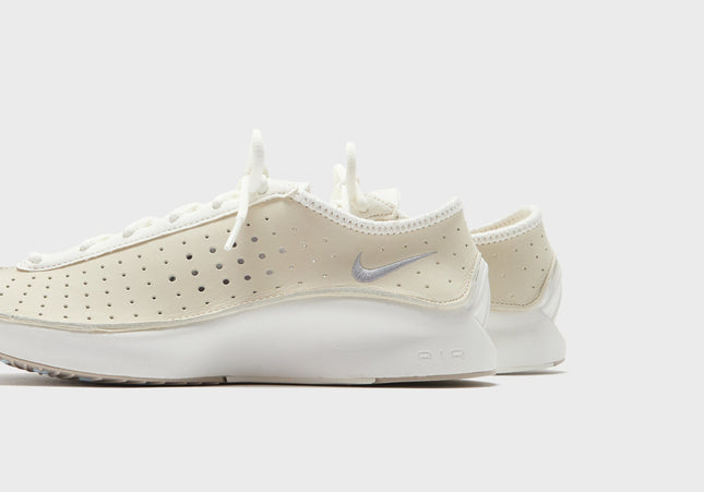 Nike WMNS Air Superfly - Coconut Milk / Metallic Silver