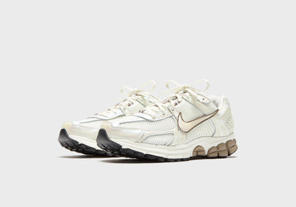 Nike WMNS Zoom Vomero 5 - Sail / Mink Brown / Black
